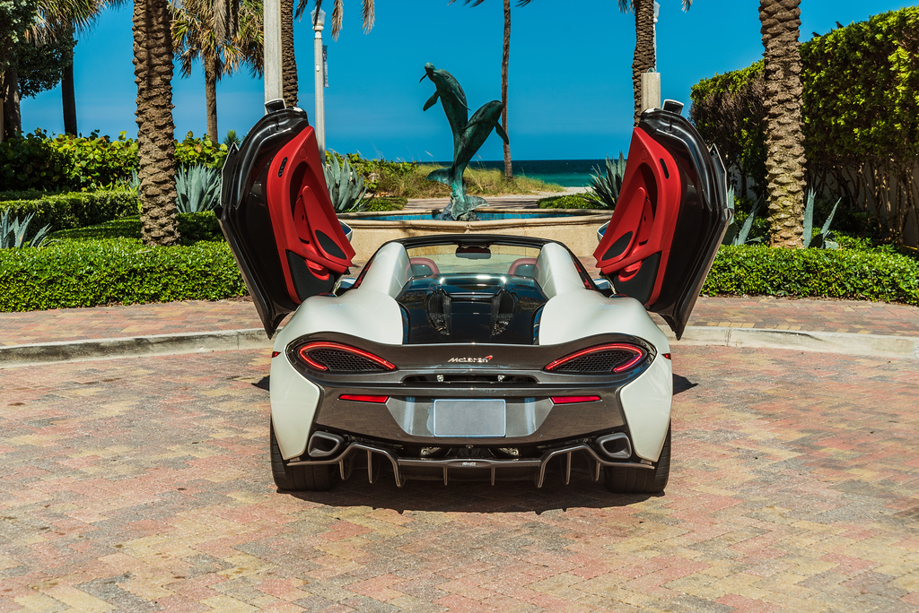 2019-MCLAREN 570S-CONVERTIBLE-WHITERED (6)