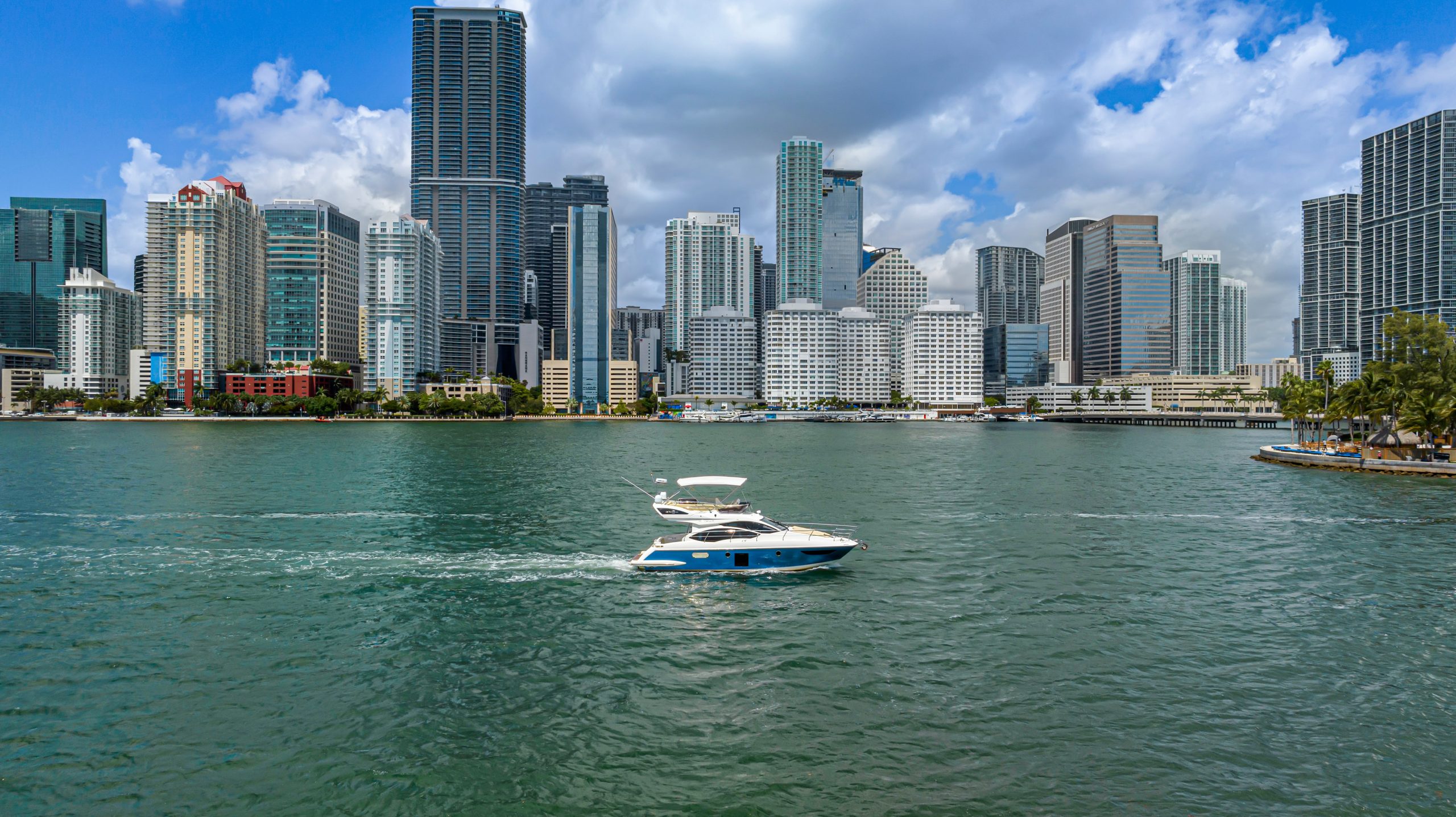 42Azimut-24-scaled-1.jpg