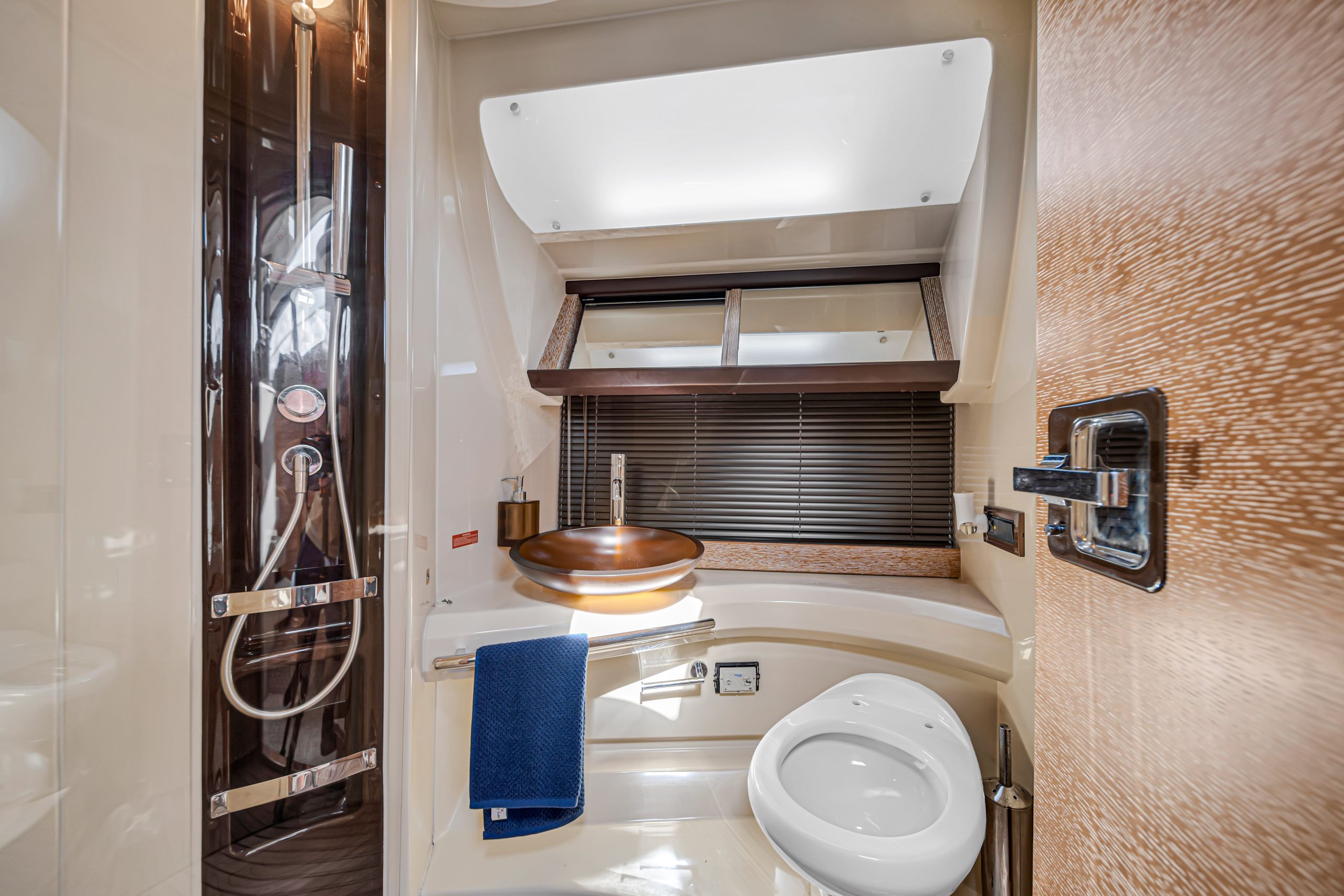42Azimut-6-scaled-1.jpg