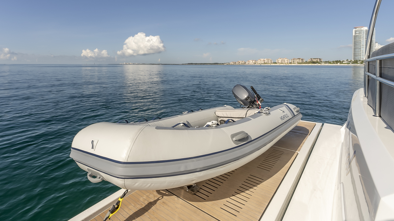 50-2023-Fountaine-Pajot-Luxury-Catamaran-12.jpg