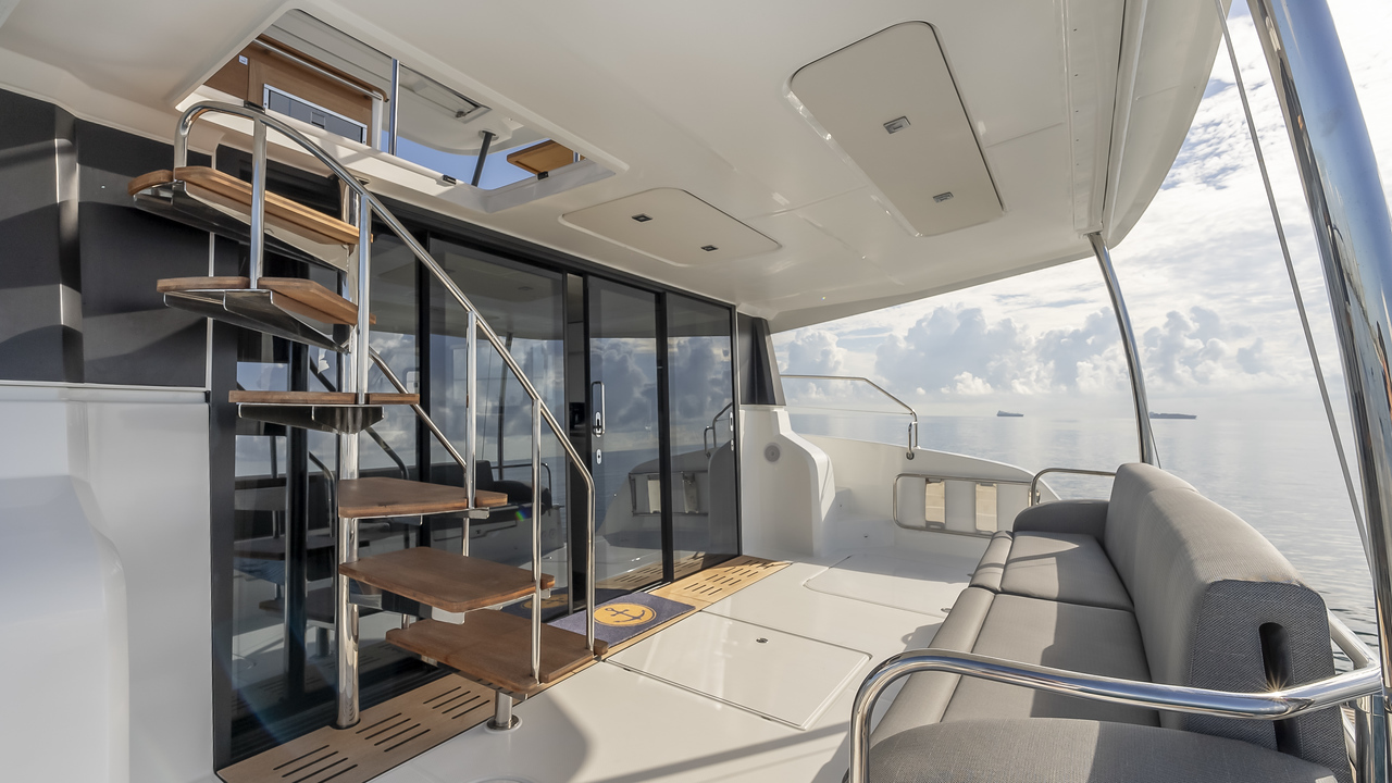 50-2023-Fountaine-Pajot-Luxury-Catamaran-14.jpg