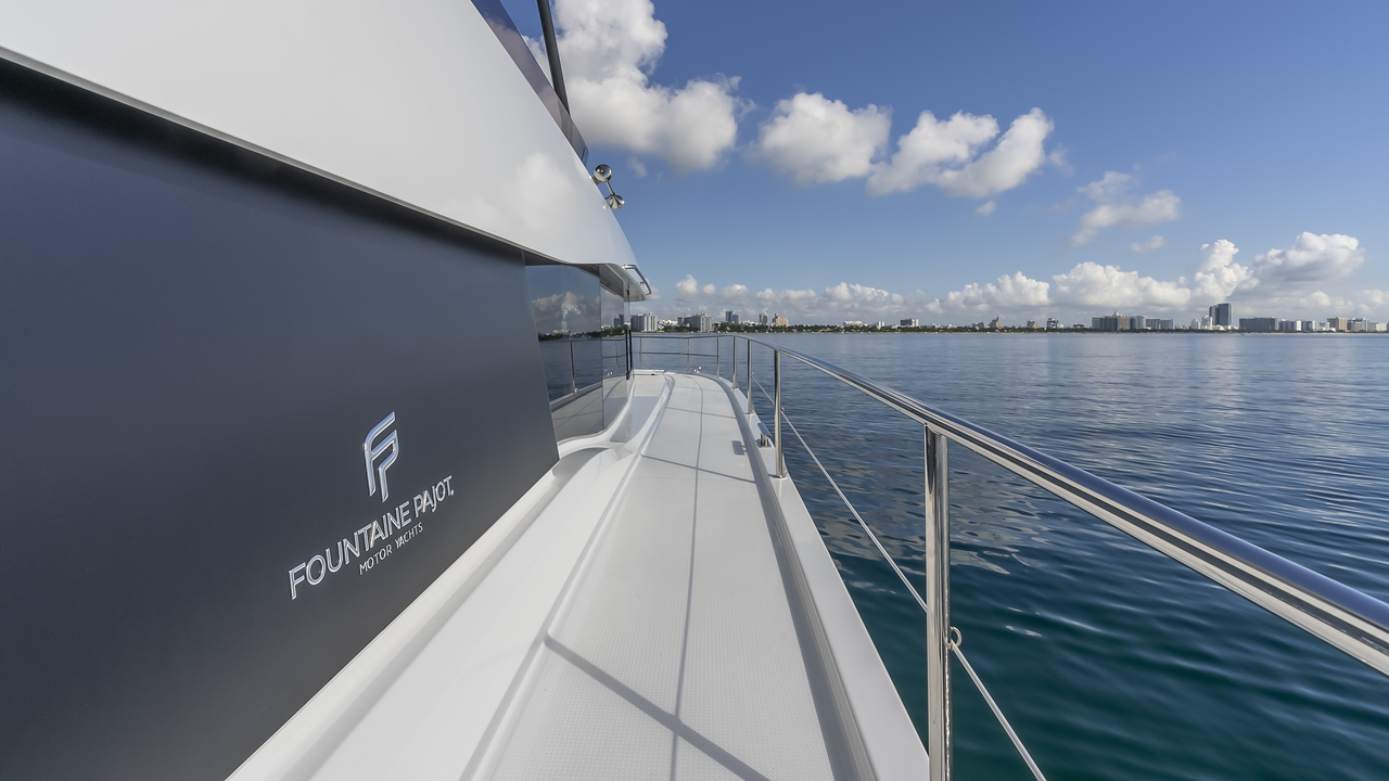 50-2023-Fountaine-Pajot-Luxury-Catamaran-15.jpg