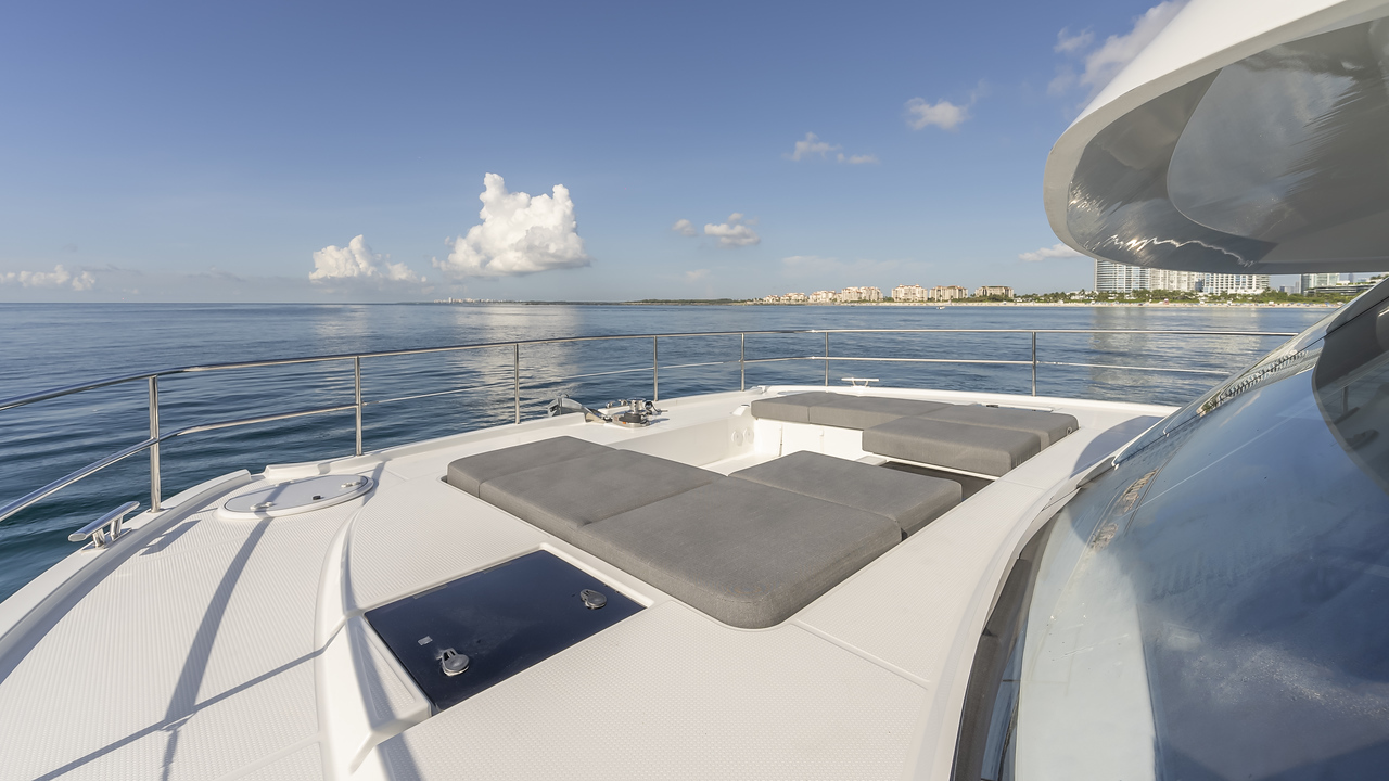 50-2023-Fountaine-Pajot-Luxury-Catamaran-20.jpg