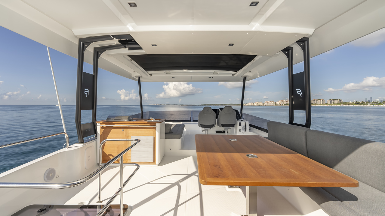 50-2023-Fountaine-Pajot-Luxury-Catamaran-22.jpg