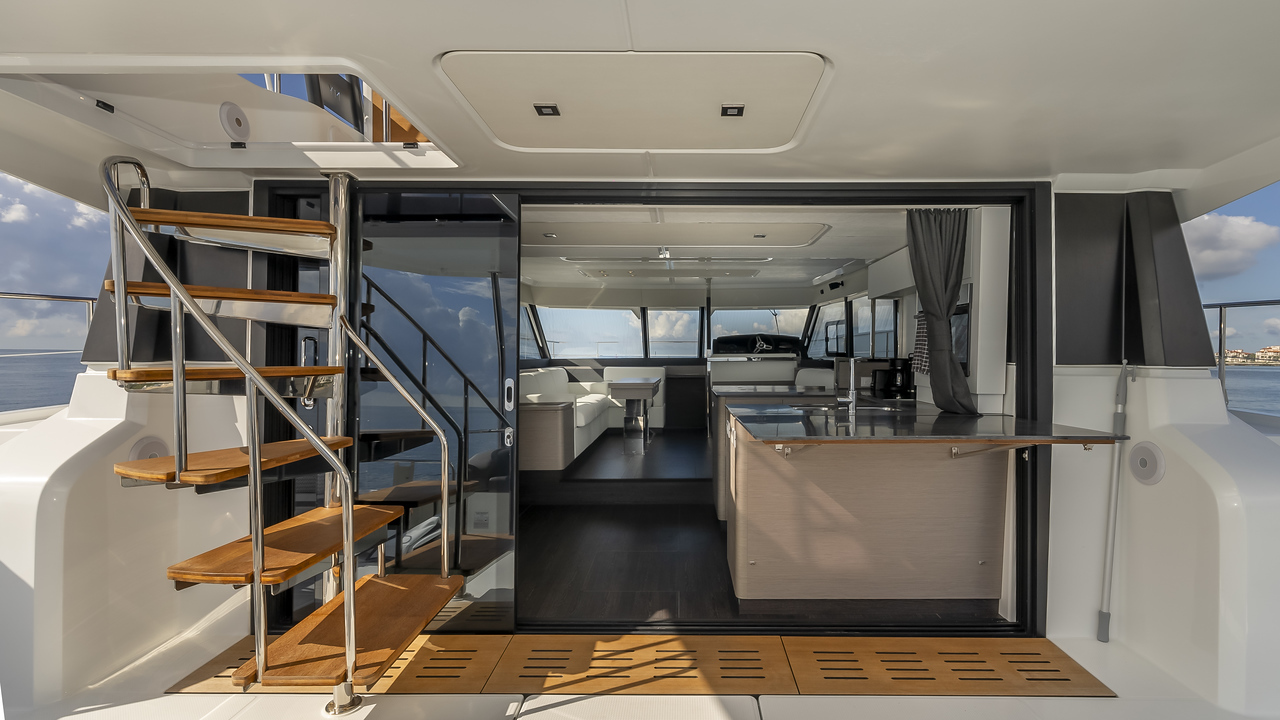 50-2023-Fountaine-Pajot-Luxury-Catamaran-30.jpg