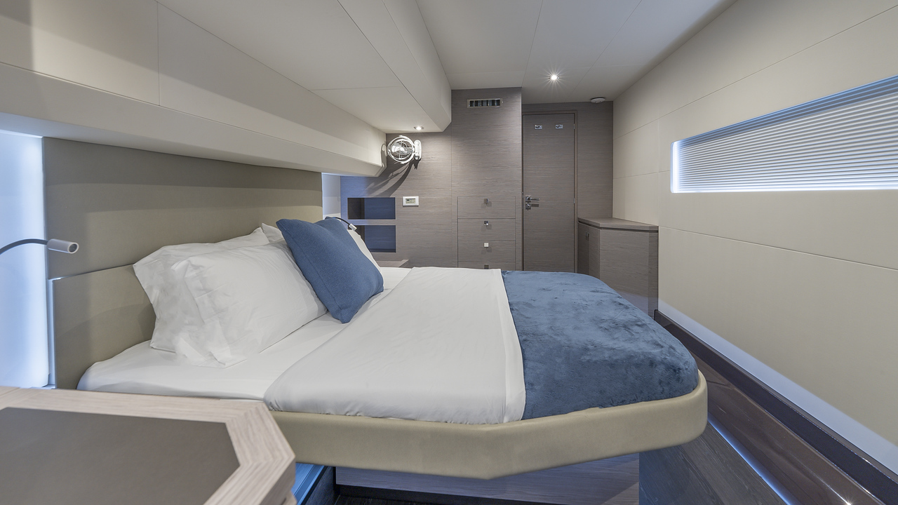 50-2023-Fountaine-Pajot-Luxury-Catamaran-36.jpg