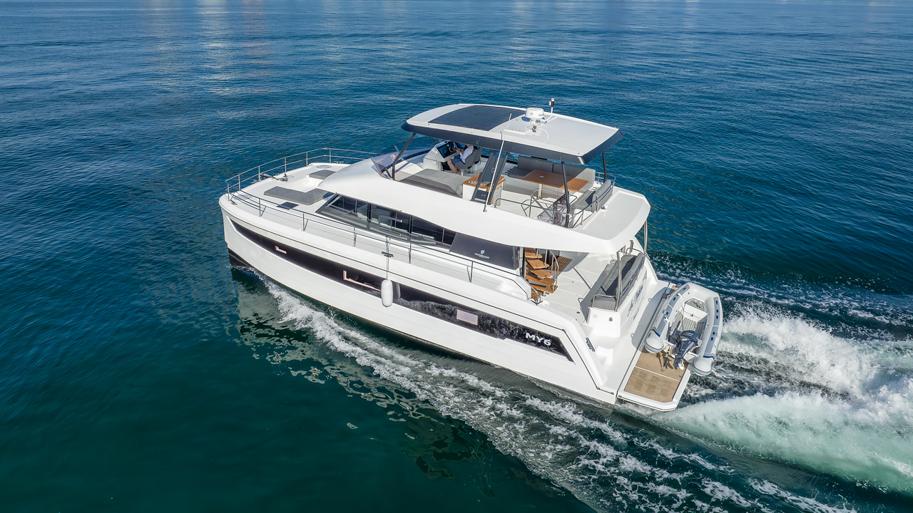 50-2023-Fountaine-Pajot-Luxury-Catamaran-8.jpg
