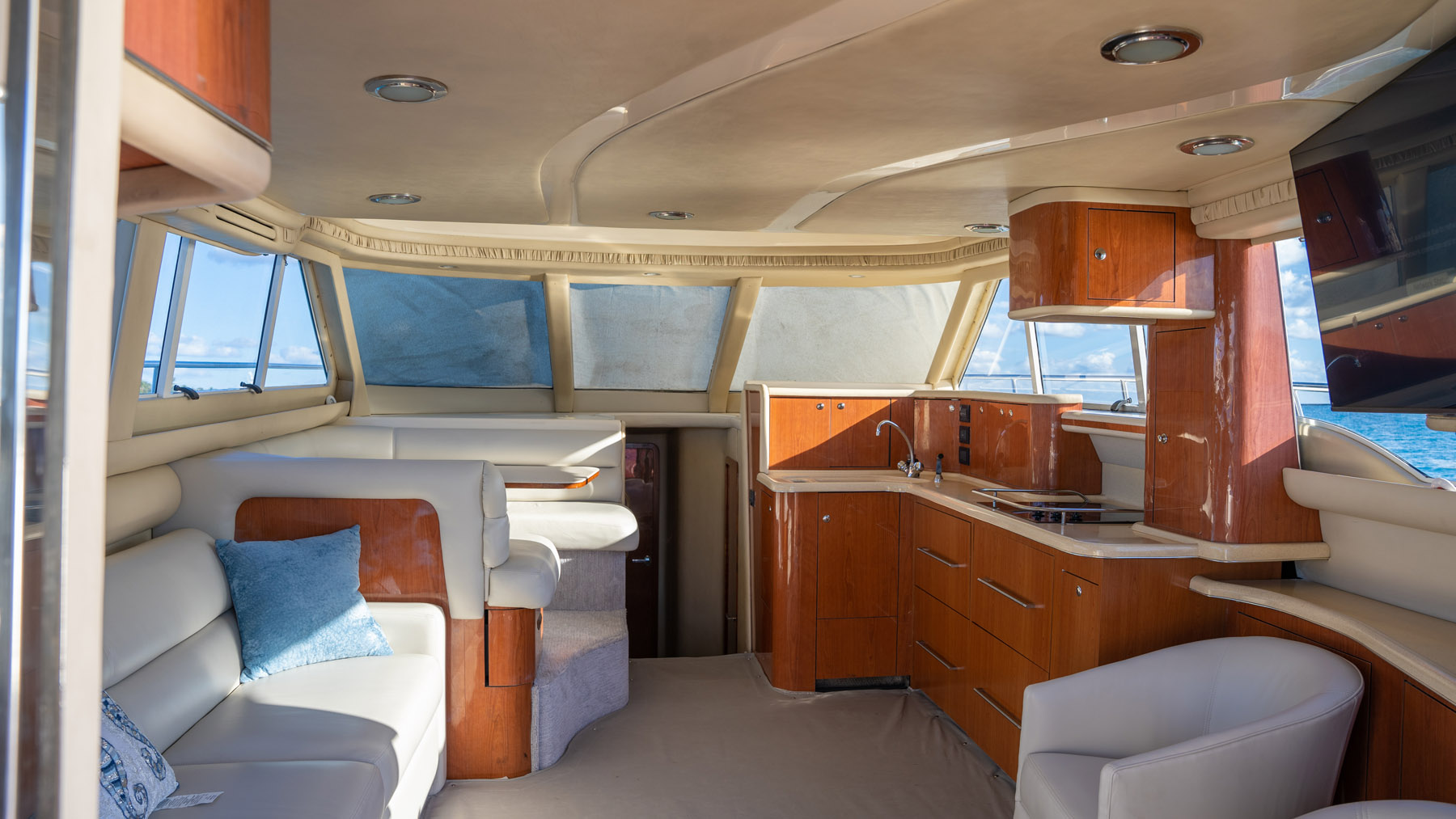 55PrestineConditionFlybridge-41.jpg