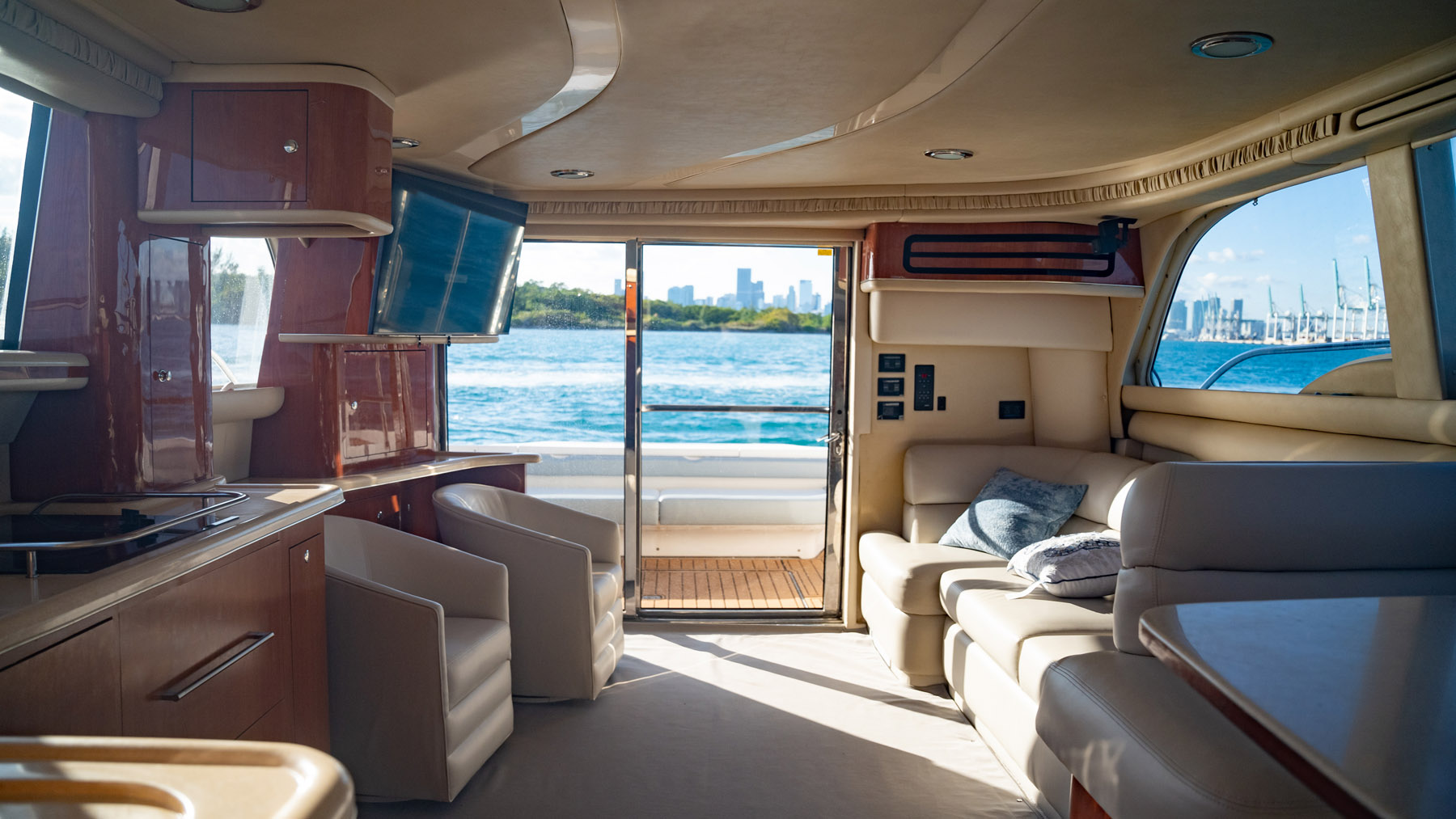55PrestineConditionFlybridge-42.jpg