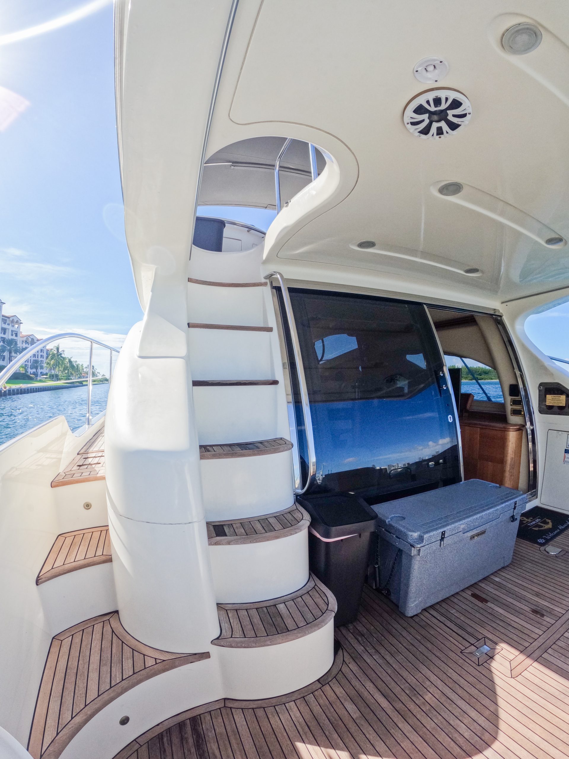57Azimut-Flybridge-5-scaled-1.jpg