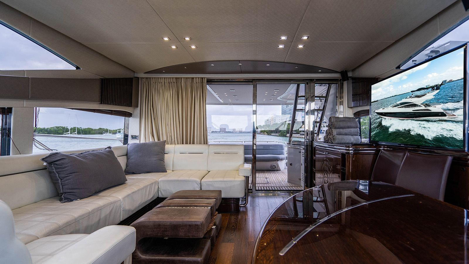 75SunseekerFlyBridge-7.jpg